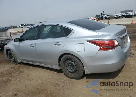 2015 Nissan Altima 2.5 из США, поврежденный, VIN 1N4AL3AP5FC200829